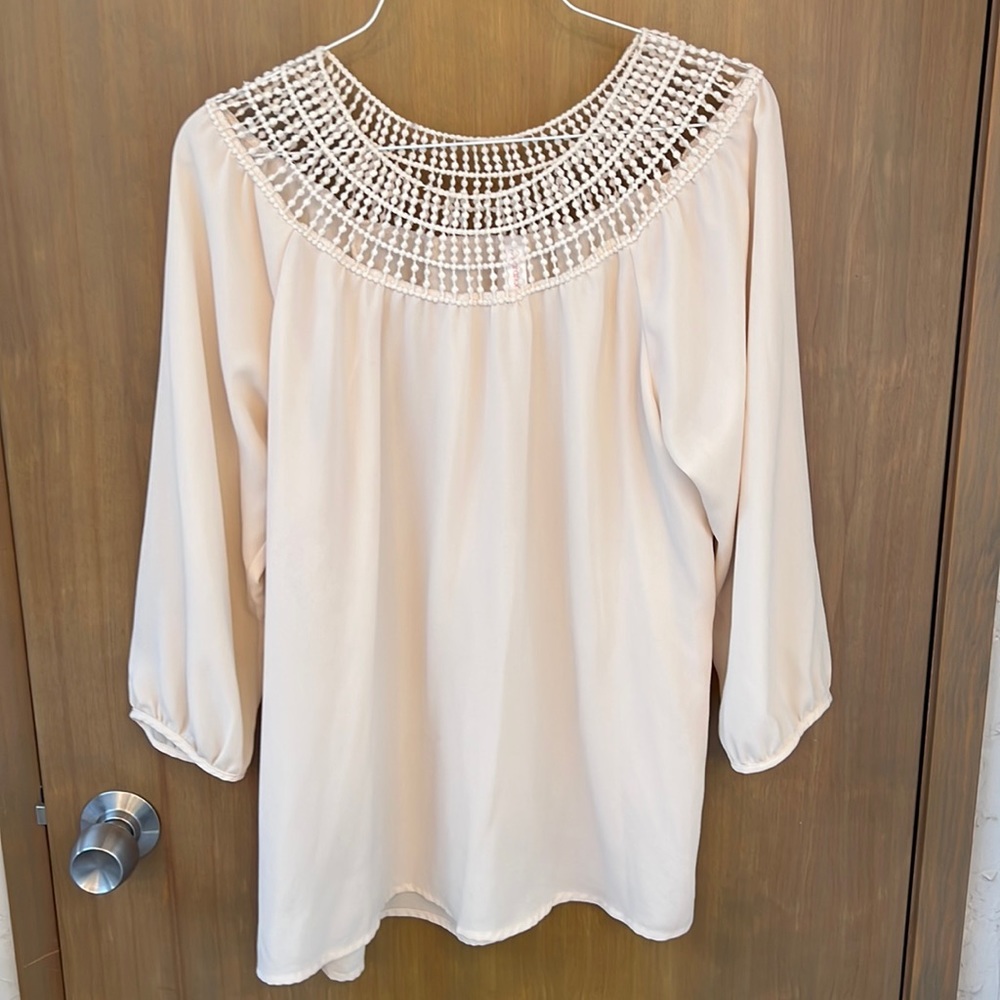 BLOUSE